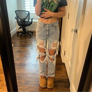 AMERICAN EAGLE JEANS